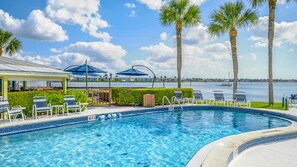 Udendørs pool, opvarmet pool