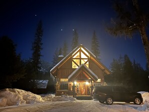 Exterior - Convenient location 2 miles to Priest Lake for families & work-cation stays! (Priest Lake)