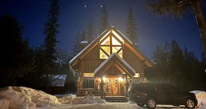 Convenient location 2 miles to Priest Lake for families & work-cation stays!