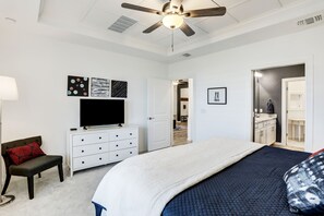 2 habitaciones, escritorio, tabla de planchar con plancha y wifi 