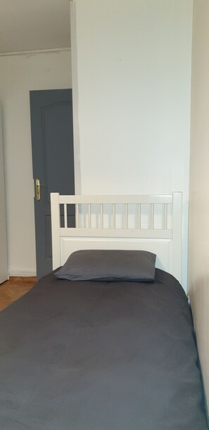 4 slaapkamers, een strijkplank/strijkijzer, wifi