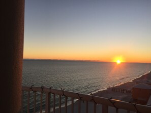 Property grounds - Amazing views 3bd 3ba Sleeps 12, GULF FRONT Heated Pool Hot tubs Sauna Exrsz Rm (Gulf Shores)