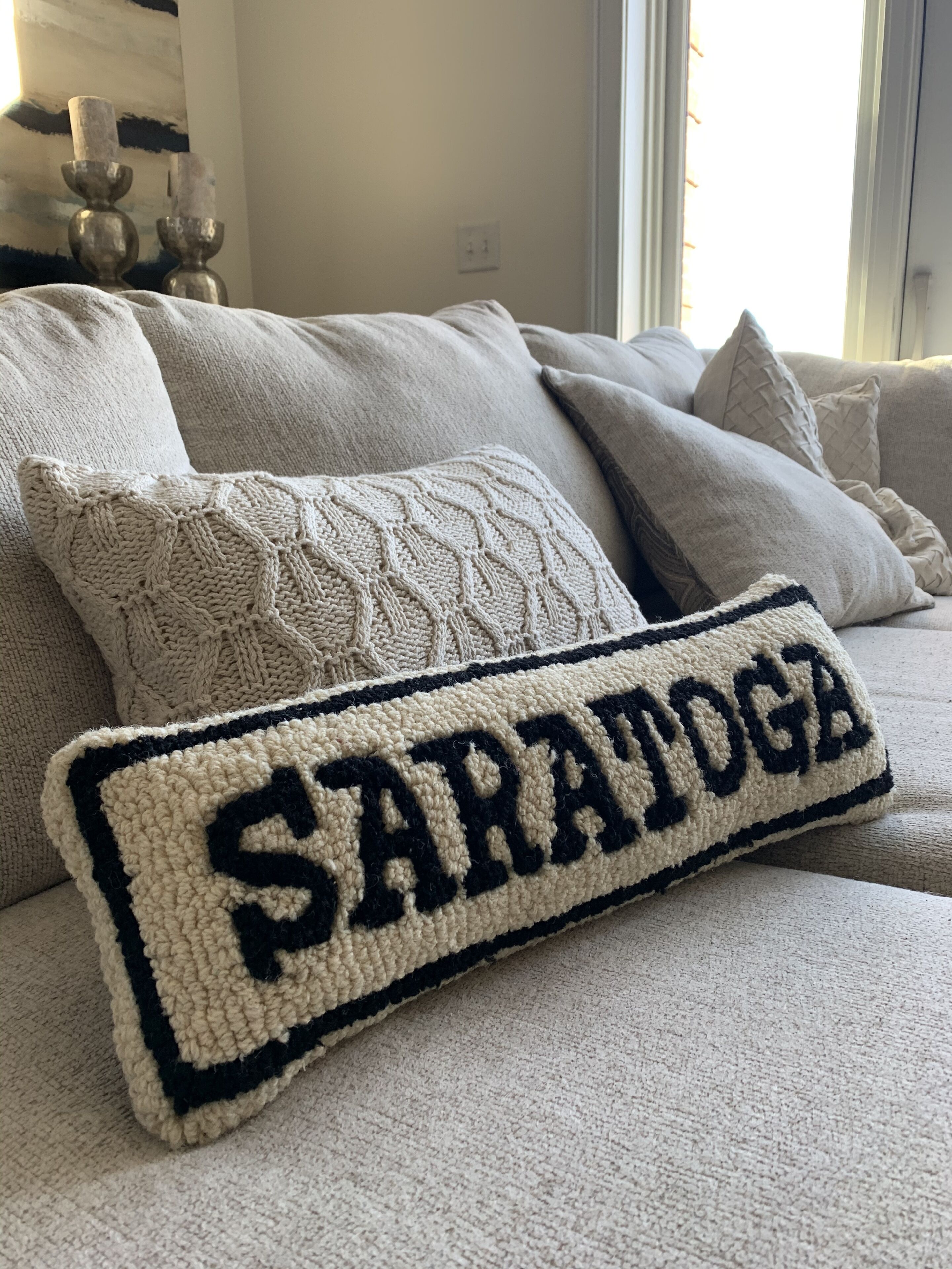 Gorgeous Modern but Cozy -2B2B Condo -Broadway Downtown Saratoga!