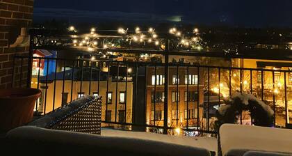 Gorgeous Modern but Cozy -2B2B Condo -Broadway Downtown Saratoga!