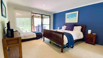 4 bedrooms, iron/ironing board, travel crib, free WiFi