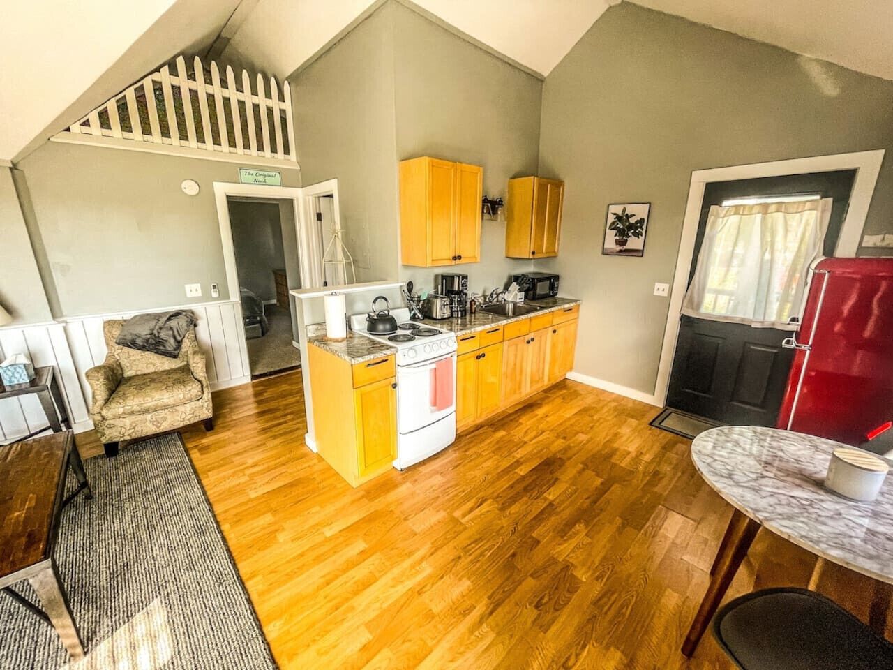 冰箱、微波炉、烤箱、炉灶