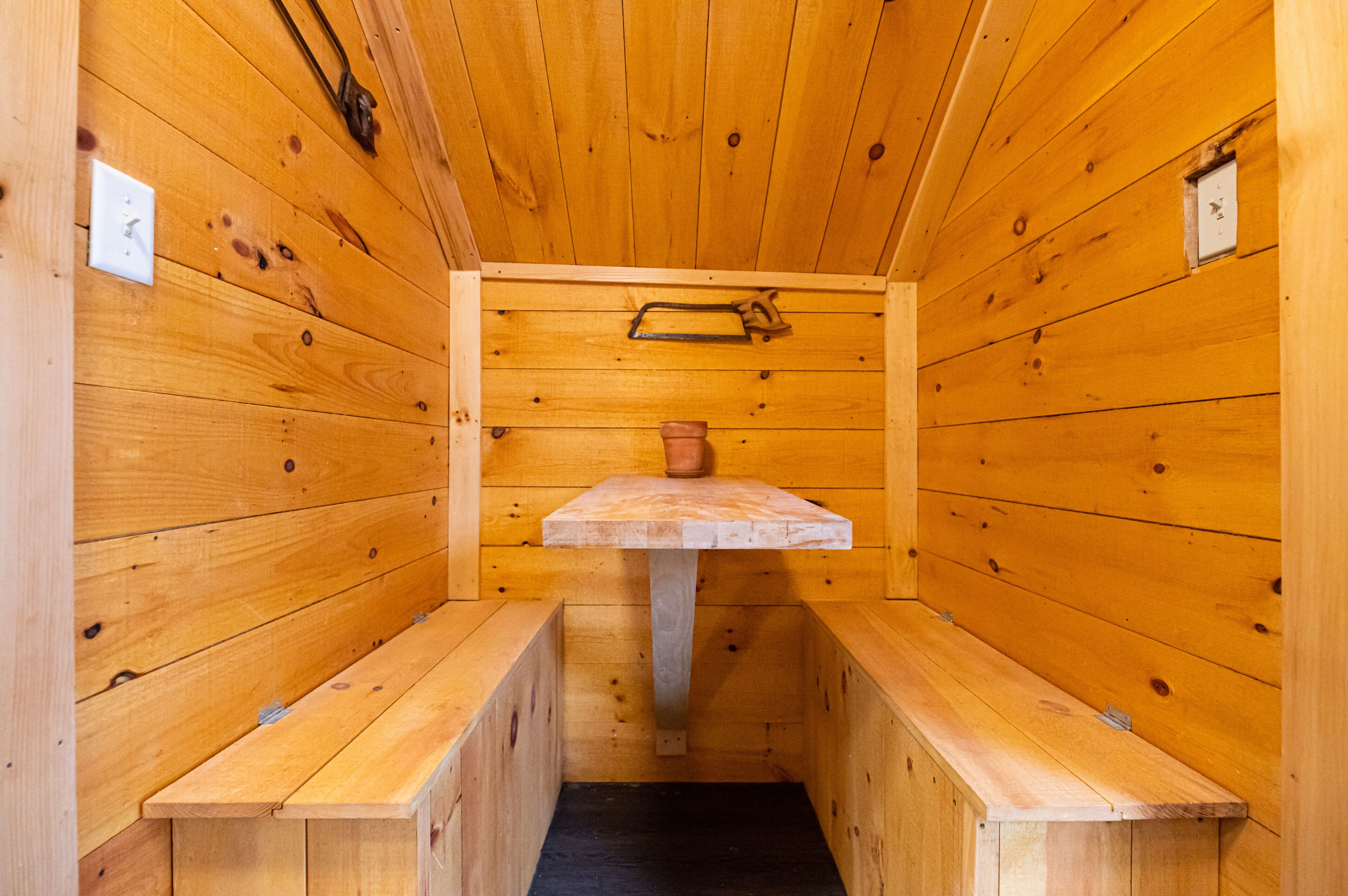 Rustic Studio with tiny home feel 