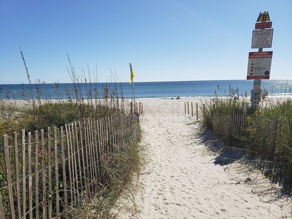 Beach nearby, sun-loungers, beach towels