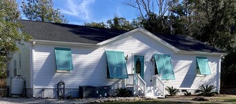 Four bedroom home and short walk to the beach!