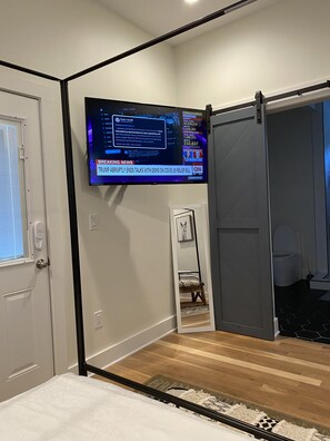 3 bedrooms, iron/ironing board, free WiFi, bed sheets - Mozley Park Bungalow Close to Downtown (Atlanta)