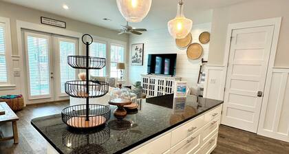 Salty Air Retreat~Vacation home w/heated pool~Sleeps 12~Steps to beach access!