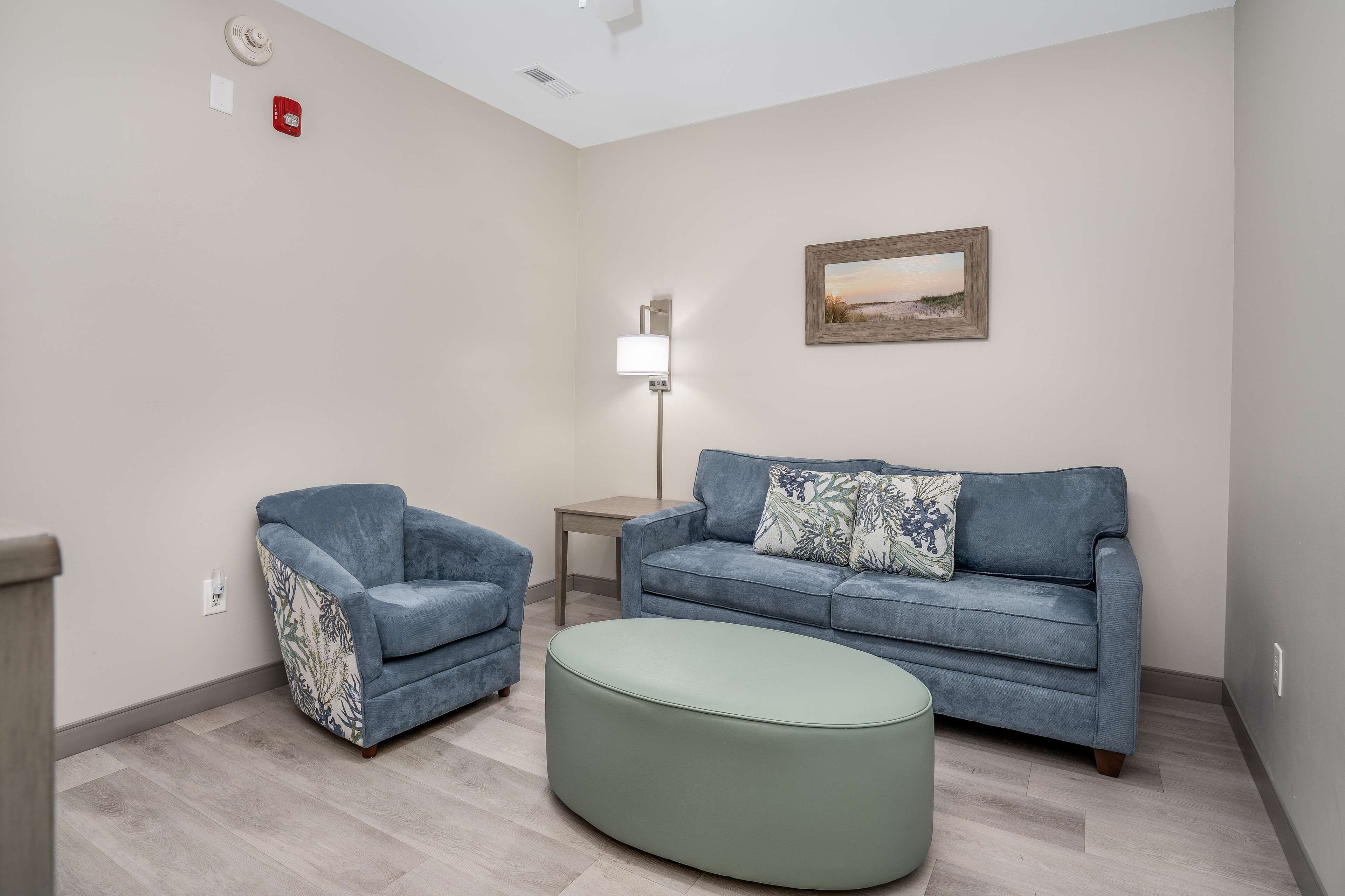 suite, 1 king bed, accessible, refrigerator & microwave (living room) | free wifi, bed sheets