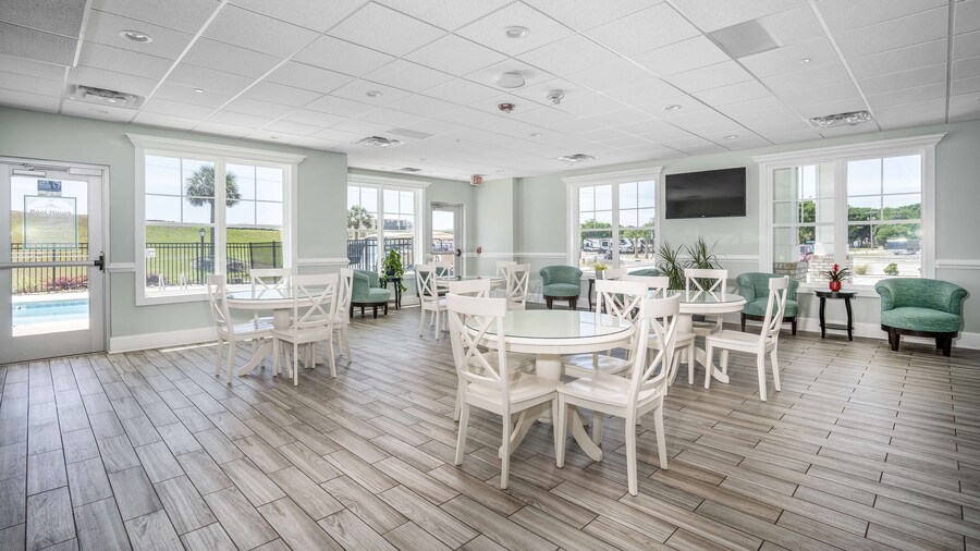 Lighthouse Suites - Best Western Signature Collection