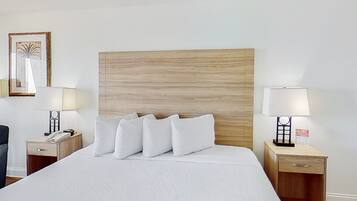 Iron/ironing board, internet, bed sheets