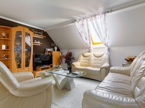 Televisión y chimenea 