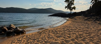 Escape to Priest Lake! Cabin in the woods! Air Conditioning and WiFi!!