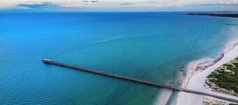 Oceanview Beachfront Semaphore self contained 2 bedroom apartment