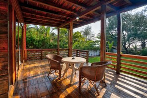 Deluxe Cottage, Beach View | Balcony - Aqua Marina Beach Cottages (Candolim)