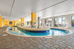 Lämmitetty uima-allas
