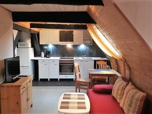 Living area - Single room with kitchen without breakfast - Pension Altes Haus (Hann. Münden)