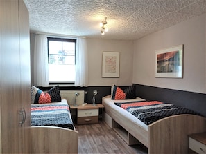 Room - Single room with kitchen without breakfast - Pension Altes Haus (Hann. Münden)