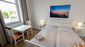 3 Schlafzimmer, Reisekinderbett, WLAN, BettwÀsche