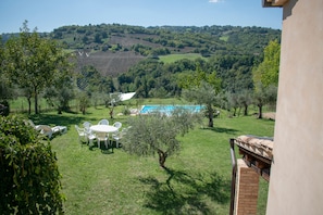 Outdoor dining - Charming Villa, private pool, fantastic landscape - le Marhe - Gualdo (Gualdo)