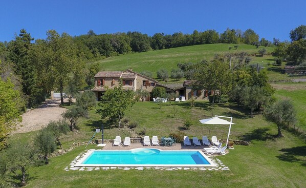 Pool - Charming Villa, private pool, fantastic landscape - le Marhe - Gualdo (Gualdo)