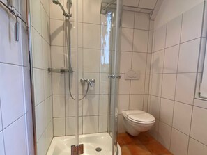 Douche, serviettes fournies