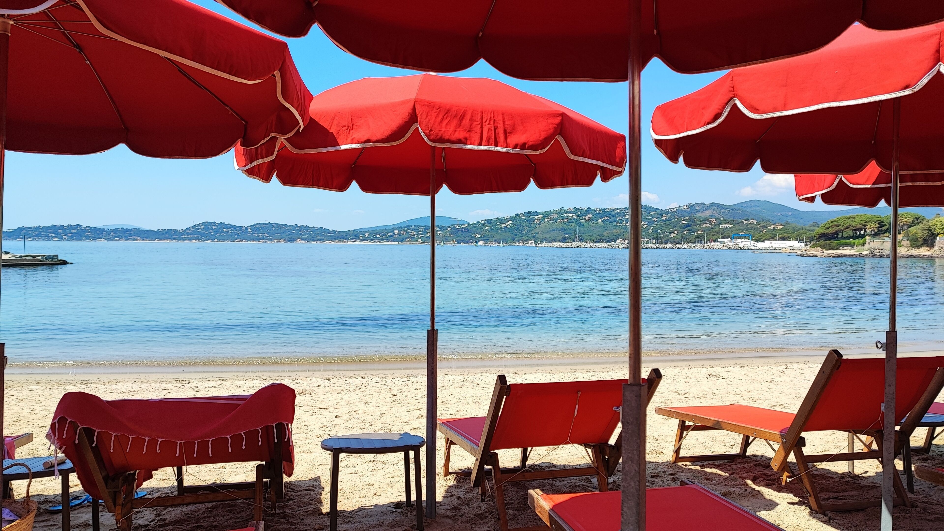 بالقرب من الشاطئ