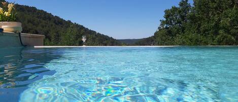 Piscine extérieure, piscine chauffée