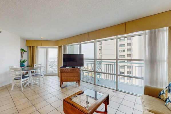 Téléviseur, lecteur de DVD, sélection de films