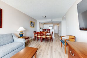 TV, DVD player, video library - 10th-floor oceanfront snowbird-friendly condo with pool, hot tub, & AC (Myrtle Beach)