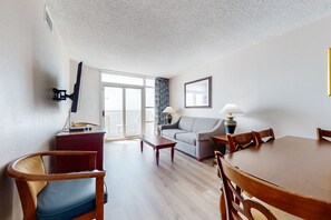 Televisión, reproductor de DVD y videoteca 