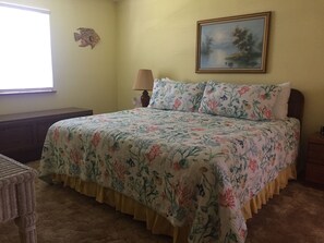 3 bedrooms, free WiFi, bed sheets, wheelchair access