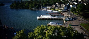 Claife View - Parking, Balcony, 1 min walk to central Bowness