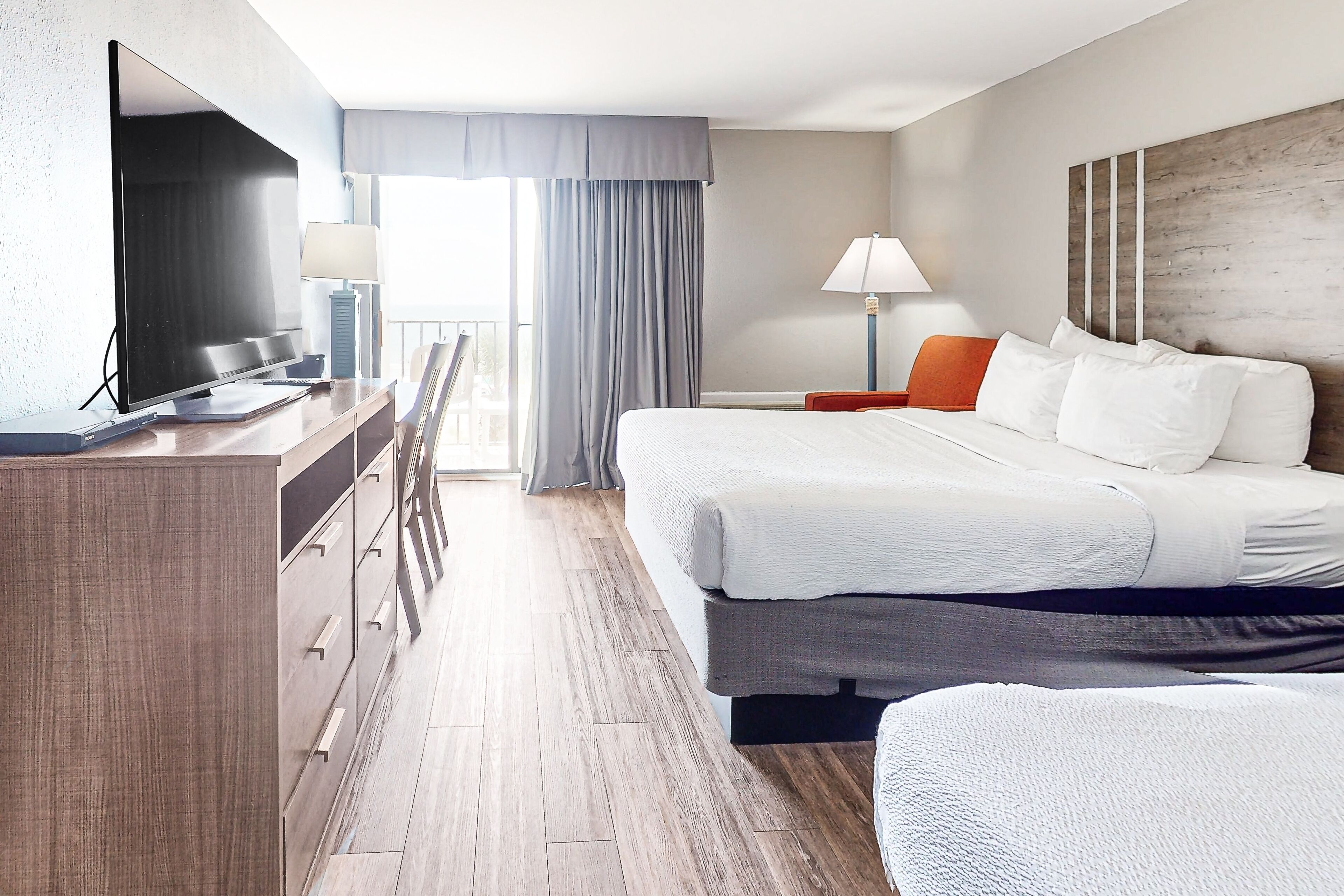 Iron/ironing board, internet, bed sheets