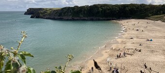 Detached Cottage In Pembrokeshire Coast National Park, one mile from beach