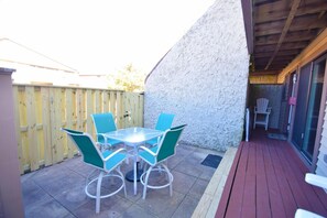 Condo, 2 Bedrooms | Outdoor dining
