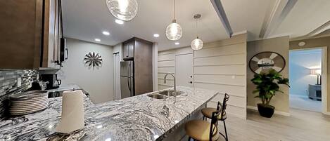 Appart'hôtel, 2 chambres | Cuisine privée