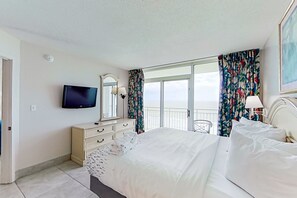 3 bedrooms, iron/ironing board, internet, bed sheets