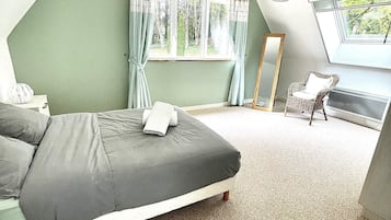 6 Schlafzimmer, Bügeleisen/Bügelbrett, Reisekinderbett, WLAN