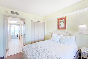 1 chambre, fer et planche à repasser, accès Internet, draps fournis