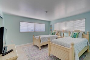 3 bedrooms, iron/ironing board, travel cot, WiFi - Escape the cold, dreary winter days and head to tropical weather and waters! (Marathon)
