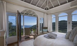 4 bedrooms, iron/ironing board, travel crib, free WiFi - Magical Mystic Ridge, 10 min to North Shore Beachs (Coral Bay)