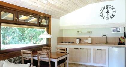 Cottage under the Oaks -In the seclusion of the forest