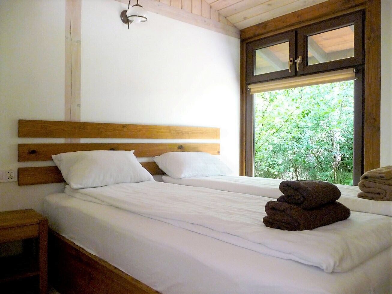 1 chambre, coffres-forts dans les chambres, fer et planche à repasser