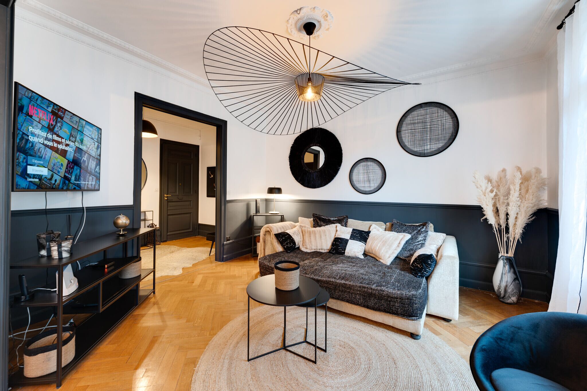 Fernseher, Musikbibliothek, Videothek, Stereoanlage