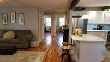 TV, caminetto, lettore DVD