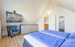 3 bedrooms, travel crib, free WiFi